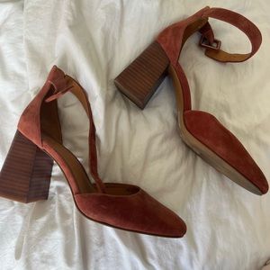 & Other Stories size 38 / 8 Burgundy Suede Closed Toe heels with ankle strap